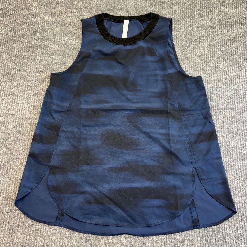 Athleta Tank Top Zephyr Blurred Camo Sz Med Tennis Yoga Pickleball Basketball